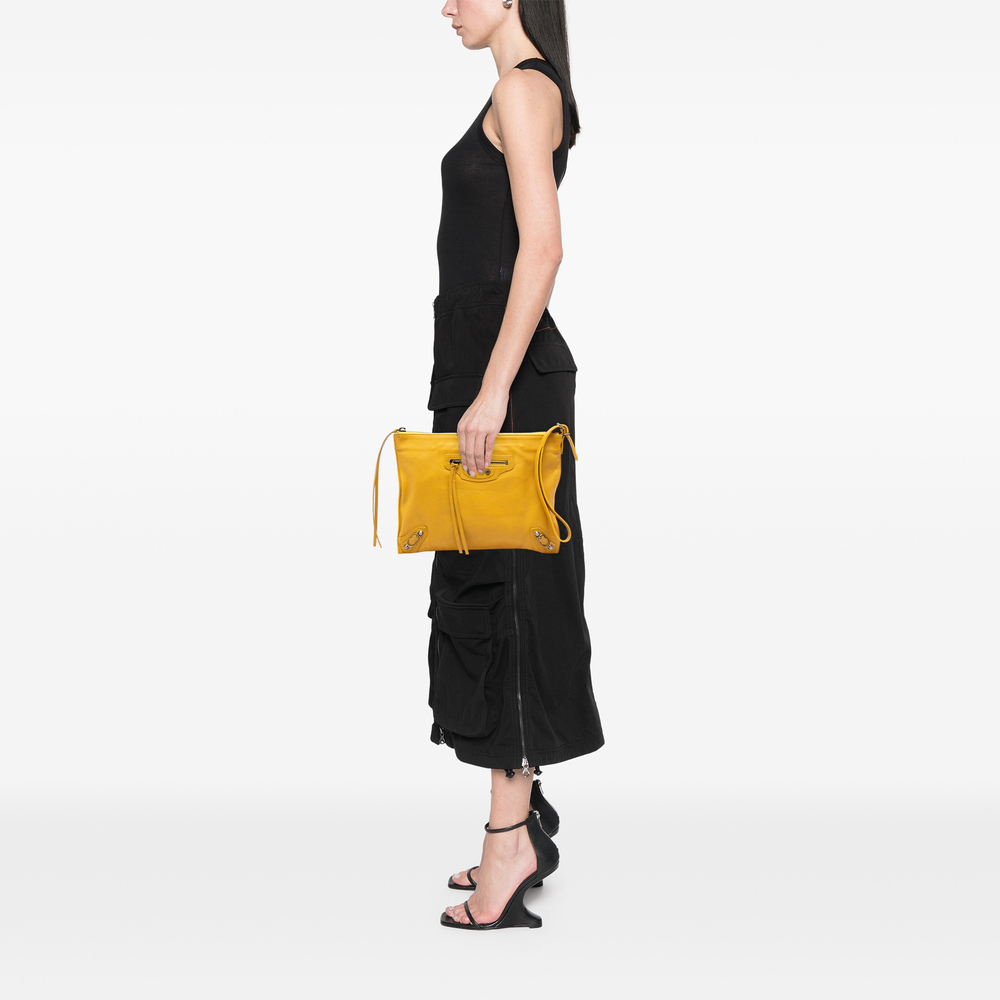 Pre-Loved Balenciaga Leather Papier Wristlet Clutch - Picture 7 of 8